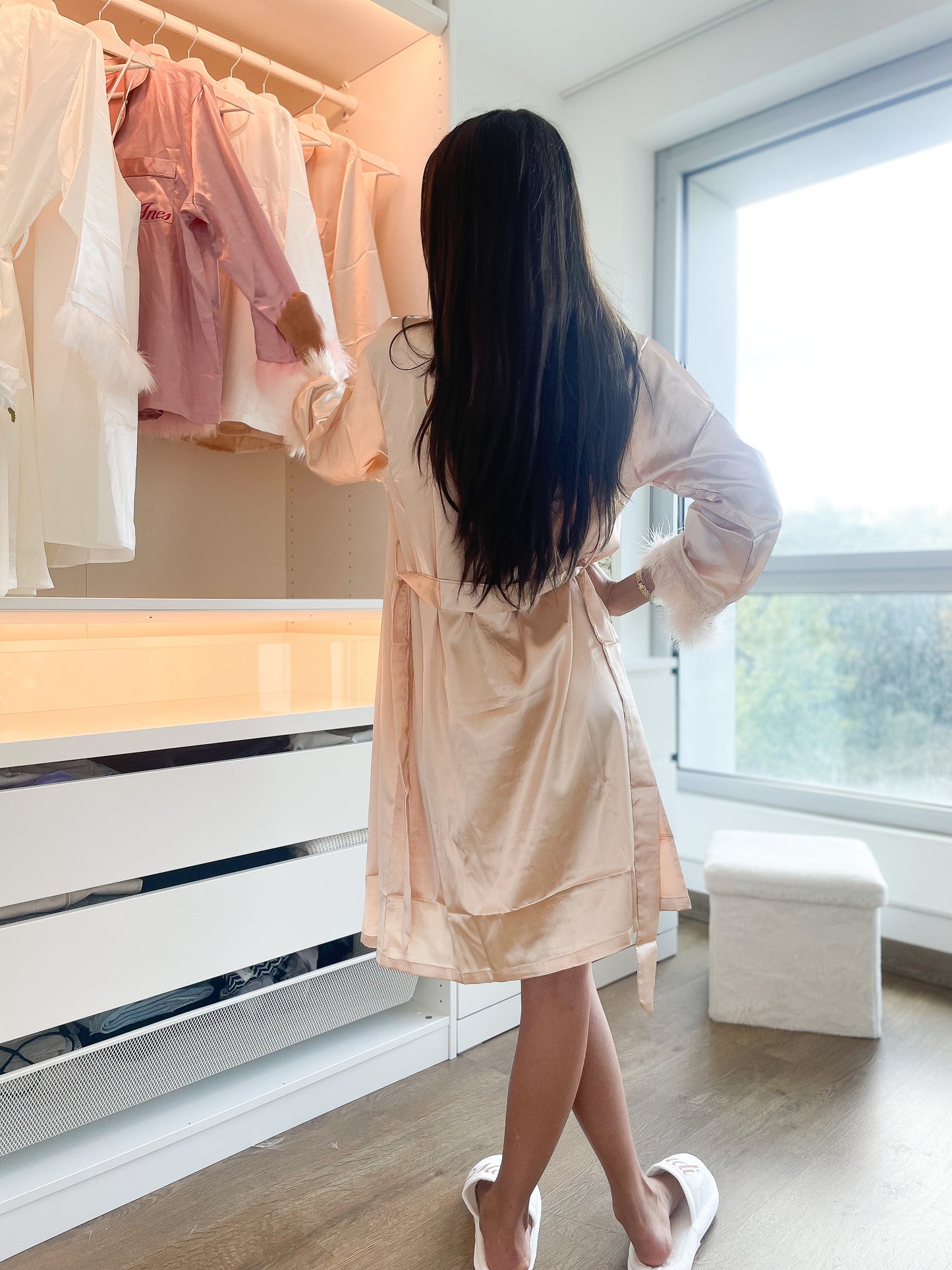PEIGNOIR À PLUME BEIGE + NUISETTE