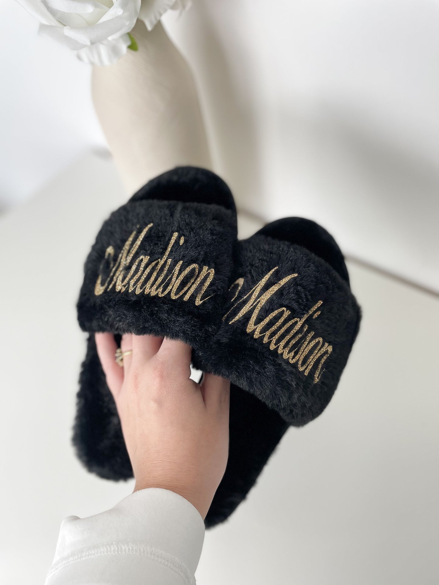 CHAUSSONS FLUFFY NOIR