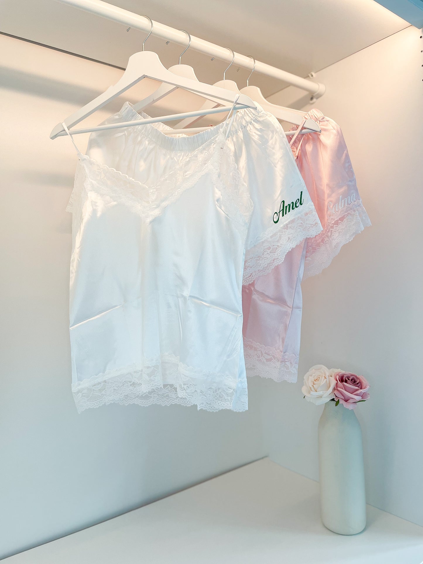 PYJAMA SHORTY À DENTELLE
